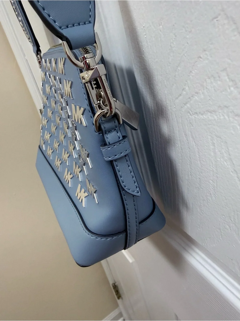 Michael Kors Jet Set Charm Large Dome Crossbody in Light Blue